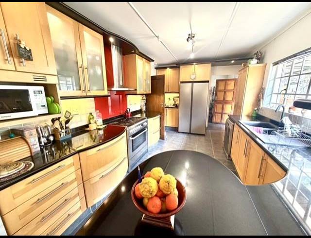 3 BEDROOM HOUSE FOR SALE IN CHASE VALLEY HEIGHTS